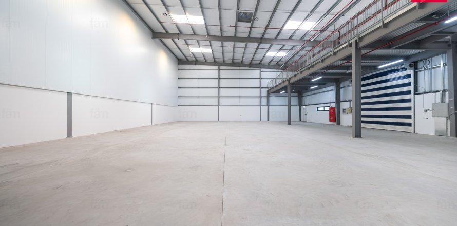 Ladu asukohaga Dubai, AÜE: 455.6 m² Nr 703845