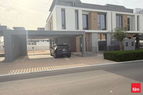 Villa in Dubai, UAE 5 bedrooms, 420 sq.m. № 703842