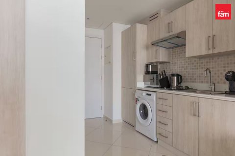Apartment in Palm Jumeirah, Dubai, UAE 46 sq.m. № 610550 - photo 2
