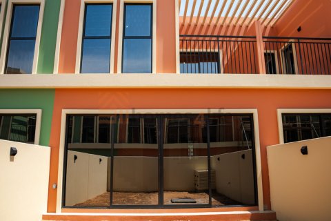 Townhouse de vânzare în Damac Lagoons, Dubai, EAU 3 dormitoare, 144 mp. №721714 - poză 2