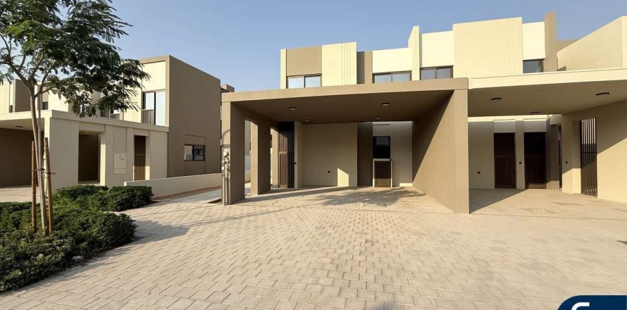 Villa en Dubai Land, Dubai, EAU 4 dormitorios, 216 m² № 667206