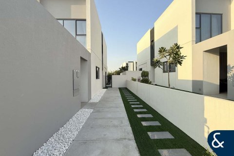 Dubai Land, Dubai, UAE의 판매용 빌라 침실 4개, 216제곱미터 번호 667206 - 사진 14