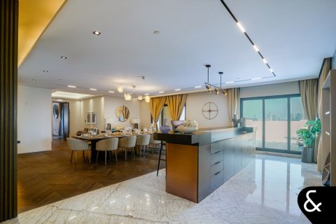 Apartamento en venta en Palm Jumeirah, Dubai, EAU 6 dormitorios, 1613 m2 № 667205 - foto 9