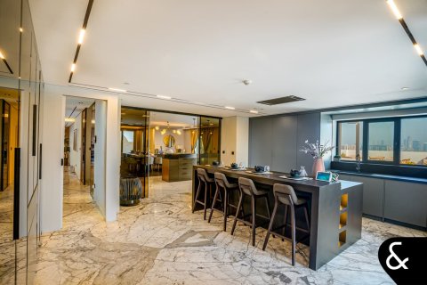 Apartamento en venta en Palm Jumeirah, Dubai, EAU 6 dormitorios, 1613 m2 № 667205 - foto 11
