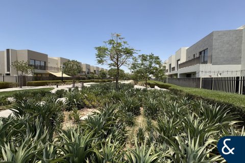 Villa Dubai South (Dubai World Central), Dubaijā, AAE 4 istabas, 236 m2 Nr. 667207 - attēls 15