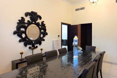 Müüa villa asukohaga Sharjah, AÜE: 10 magamistoaga, 850.81 m² Nr 748904 - pilt 14
