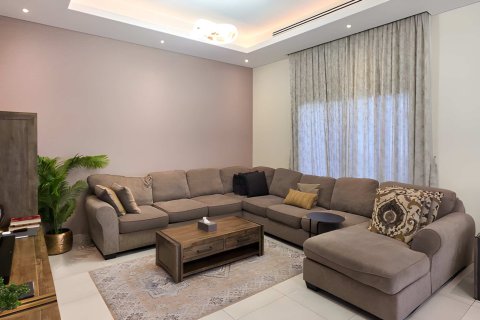Müüa villa asukohaga Sharjah, AÜE: 10 magamistoaga, 850.81 m² Nr 748904 - pilt 11