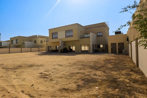 Villa in Sharjah, VAE: 10 Schlafzimmer, 850.81 m2 Nr. 748904
