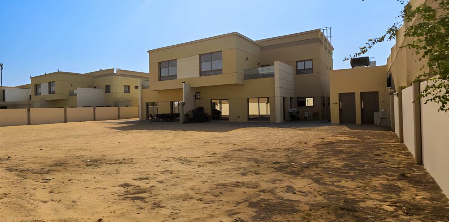 Villa asukohaga Sharjah, AÜE: 10 magamistoaga, 850.81 m² Nr 748904
