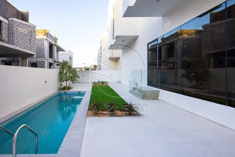 Villa à louer à Yas Island, Abu Dhabi, EAU 5 chambres, 510 m2 № 700657 - photo 3