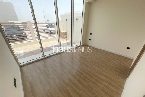 Вилла Dubai Land, Дубай, БАӘ-да 3 жатын бөлмелер, 140 м² № 627222 - фото 3