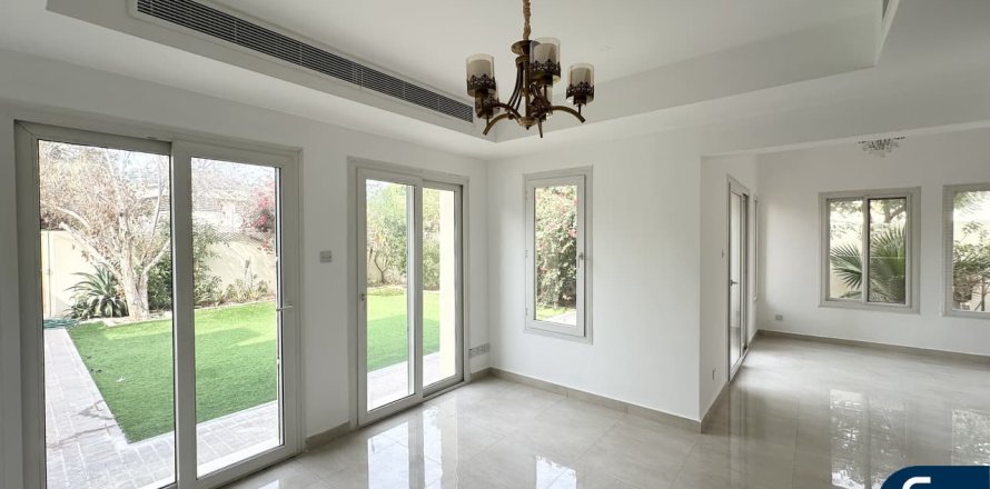 The Springs、Dubai、UAEにあるヴィラ 3ベッドルーム、351 m2 No685116