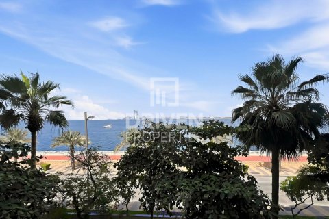 Apartmen di Palm Jumeirah, Dubai, UAE 1 bilik tidur, 107.58 meter persegi № 746380 - foto 11