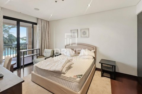 Apartmen di Palm Jumeirah, Dubai, UAE 1 bilik tidur, 107.58 meter persegi № 746380 - foto 3