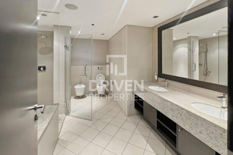 Apartmen di Palm Jumeirah, Dubai, UAE 1 bilik tidur, 107.58 meter persegi № 746380 - foto 8