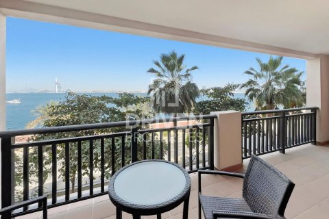 Apartmen di Palm Jumeirah, Dubai, UAE 1 bilik tidur, 107.58 meter persegi № 746380 - foto 12