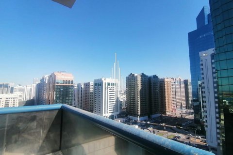 Пәтер Al Khalidiya, Абу-Даби, БАӘ-да 3 жатын бөлмелер, 139.4 м² № 572823 - фото 1