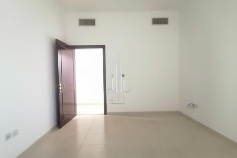 Пәтер Al Khalidiya, Абу-Даби, БАӘ-да 3 жатын бөлмелер, 139.4 м² № 572823 - фото 9