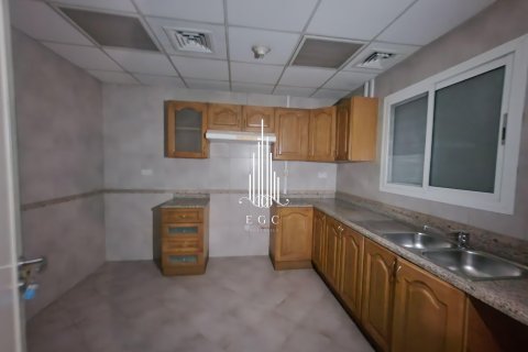 Apartament në Al Khalidiya, Abu Dhabi, Emiratet e Bashkuara Arabe 4 dhoma gjumi, 237.8 m2. № 572822 - Foto 14