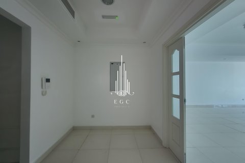 Apartament në Al Khalidiya, Abu Dhabi, Emiratet e Bashkuara Arabe 4 dhoma gjumi, 237.8 m2. № 572822 - Foto 10