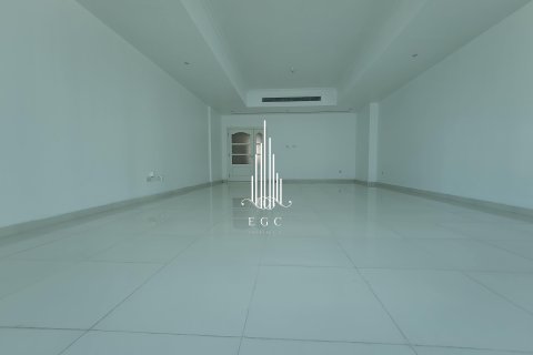 Apartament në Al Khalidiya, Abu Dhabi, Emiratet e Bashkuara Arabe 4 dhoma gjumi, 237.8 m2. № 572822 - Foto 8