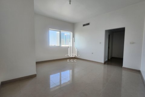 Apartament në Al Khalidiya, Abu Dhabi, Emiratet e Bashkuara Arabe 4 dhoma gjumi, 237.8 m2. № 572822 - Foto 7