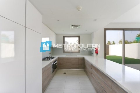 فيلا للإيجار في جزيرة ياس، أبو ظبي، الإمارات العربية المتحدة 4 غرفة نوم ، 347.2 متر مربع ، رقم 688498 - صورة 4