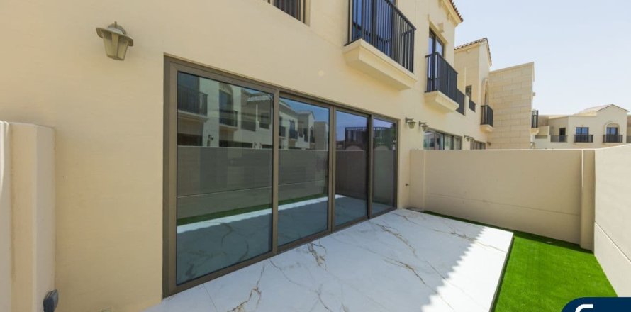 Vila u Jumeirah Golf Estates, Dubai, UAE 204 m2, 3 spavaćih soba Br. 667230
