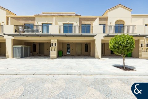 Vila u Jumeirah Golf Estates, Dubai, UAE 3 spavaćih soba, 204 m2 Br. 667230 - fotografija 14