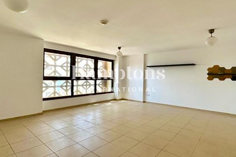 Jumeirah Beach Residence, Dubai, संयुक्त अरब अमीरात में अपार्टमेंट, 2 बेडरूम, 122.329 वर्ग मीटर, संख्या 662698 - फ़ोटो 1