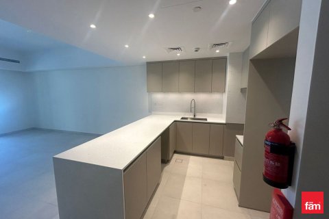 Apartment til leje i Umm Suqeim, Dubai, UAE 2 soveværelser, 112.9 kvm № 702230 - foto 7