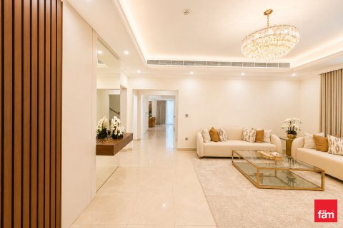 Villa sa Al Furjan, Dubai, UAE 5 silid-tulugan, 600 sq.m. № 721844