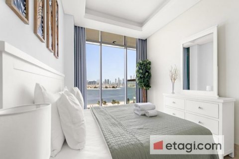 Apartment in Palm Jumeirah, Dubai, UAE 3 bedrooms, 161.4 sq.m. № 570273 - photo 13