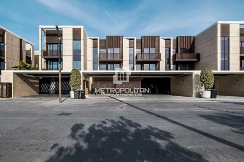 Vila di Jumeirah, Dubai, UEA 4 kamar tidur, 434 m2 nomor 592920 - foto 1
