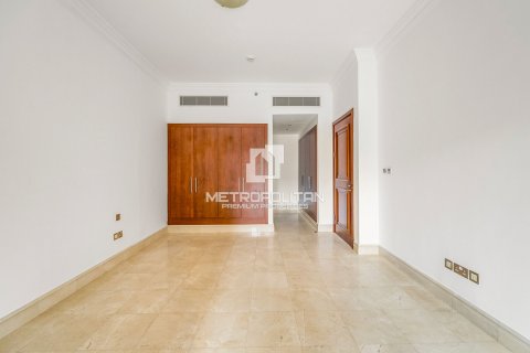 Townhouse in Palm Jumeirah, Dubai, UAE 3 bedrooms, 456 sq.m. № 592918 - photo 30