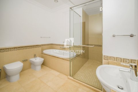 Townhouse in Palm Jumeirah, Dubai, UAE 3 bedrooms, 456 sq.m. № 592918 - photo 29
