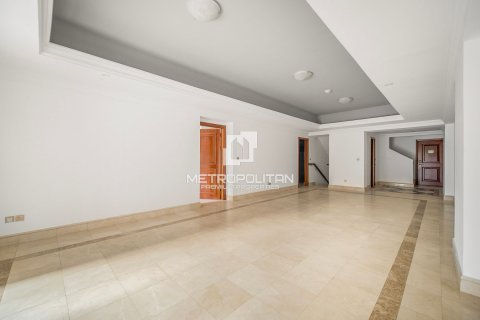 Townhouse in Palm Jumeirah, Dubai, UAE 3 bedrooms, 456 sq.m. № 592918 - photo 2