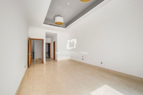 Townhouse in Palm Jumeirah, Dubai, UAE 3 bedrooms, 456 sq.m. № 592918 - photo 13