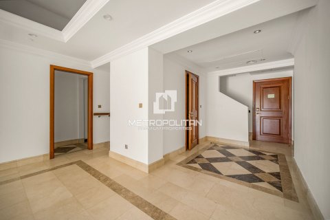 Townhouse in Palm Jumeirah, Dubai, UAE 3 bedrooms, 456 sq.m. № 592918 - photo 8