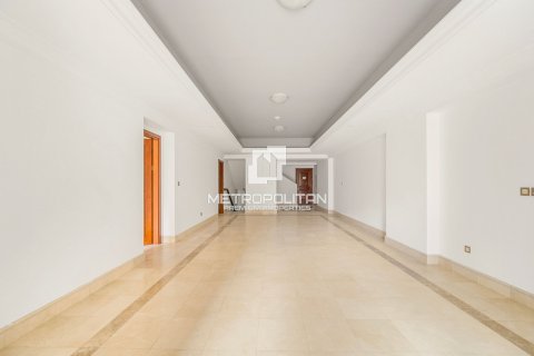 Townhouse in Palm Jumeirah, Dubai, UAE 3 bedrooms, 456 sq.m. № 592918 - photo 5
