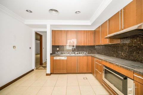 Townhouse in Palm Jumeirah, Dubai, UAE 3 bedrooms, 456 sq.m. № 592918 - photo 3