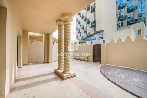 Townhouse in Palm Jumeirah, Dubai, UAE 3 bedrooms, 456 sq.m. № 592918 - photo 18