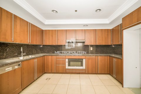 Townhouse in Palm Jumeirah, Dubai, UAE 3 bedrooms, 456 sq.m. № 592918 - photo 6