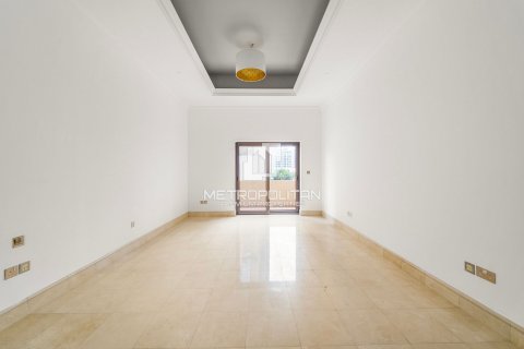 Townhouse in Palm Jumeirah, Dubai, UAE 3 bedrooms, 456 sq.m. № 592918 - photo 11