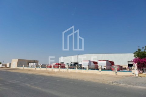Warehouse in Dubai, UAE 7118 sq.m. № 620313 - photo 2