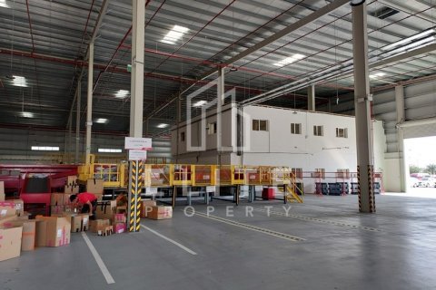 Warehouse in Dubai, UAE 7118 sq.m. № 620313 - photo 13