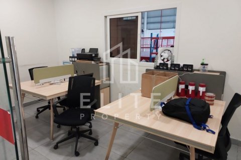 Warehouse in Dubai, UAE 7118 sq.m. № 620313 - photo 7