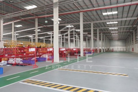 Warehouse in Dubai, UAE 7118 sq.m. № 620313 - photo 19