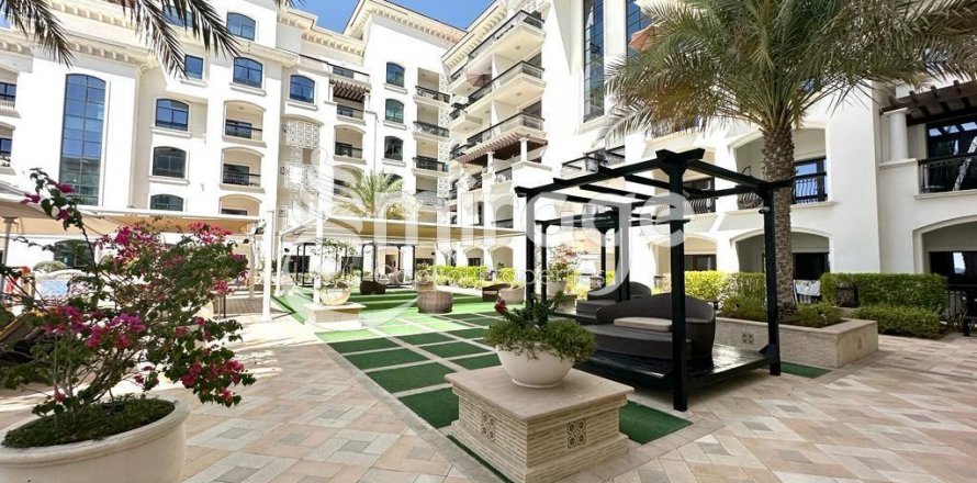 Byt na Yas Island, Abu Dhabi, SAE 2 ložnice, 130.7 m² Č.: 574396