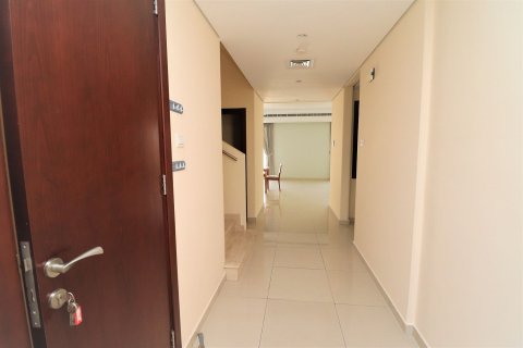 Villetta a schiera in vendita a Muwaileh Commercial, Sharjah, EAU 3 camere da letto, 243.22 mq. № 764175 - foto 5